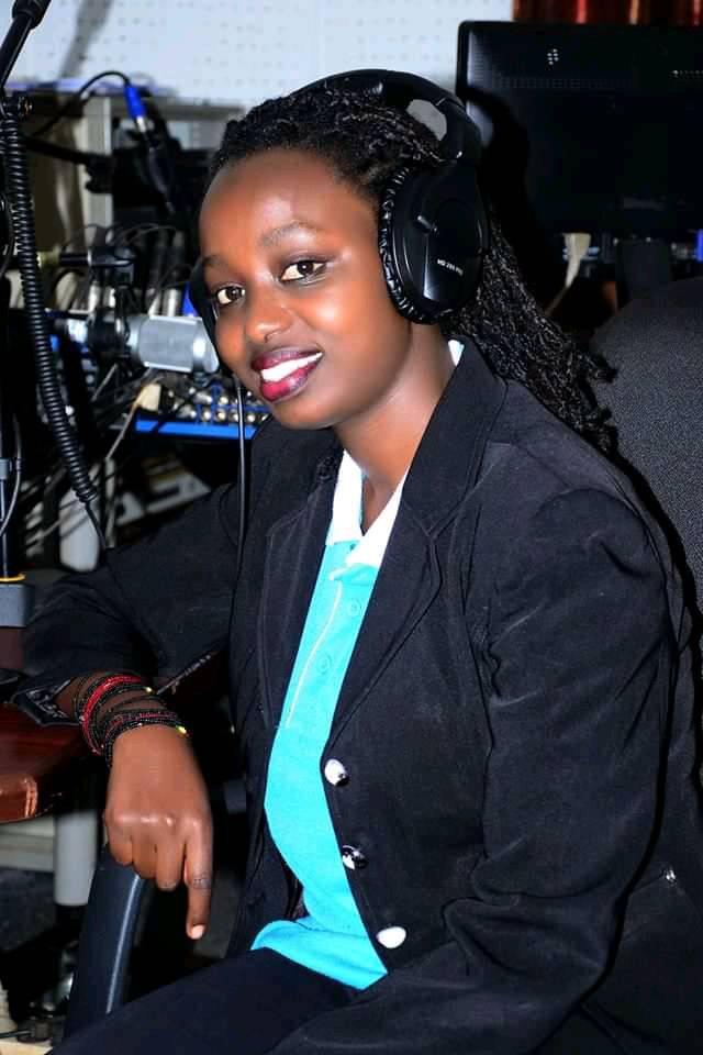 Anourah Nyiransabimana wa RBA yasabye urubyiruko kujya batega amatwi abarokotse Jenoside yakorewe abatutsi mu 1994