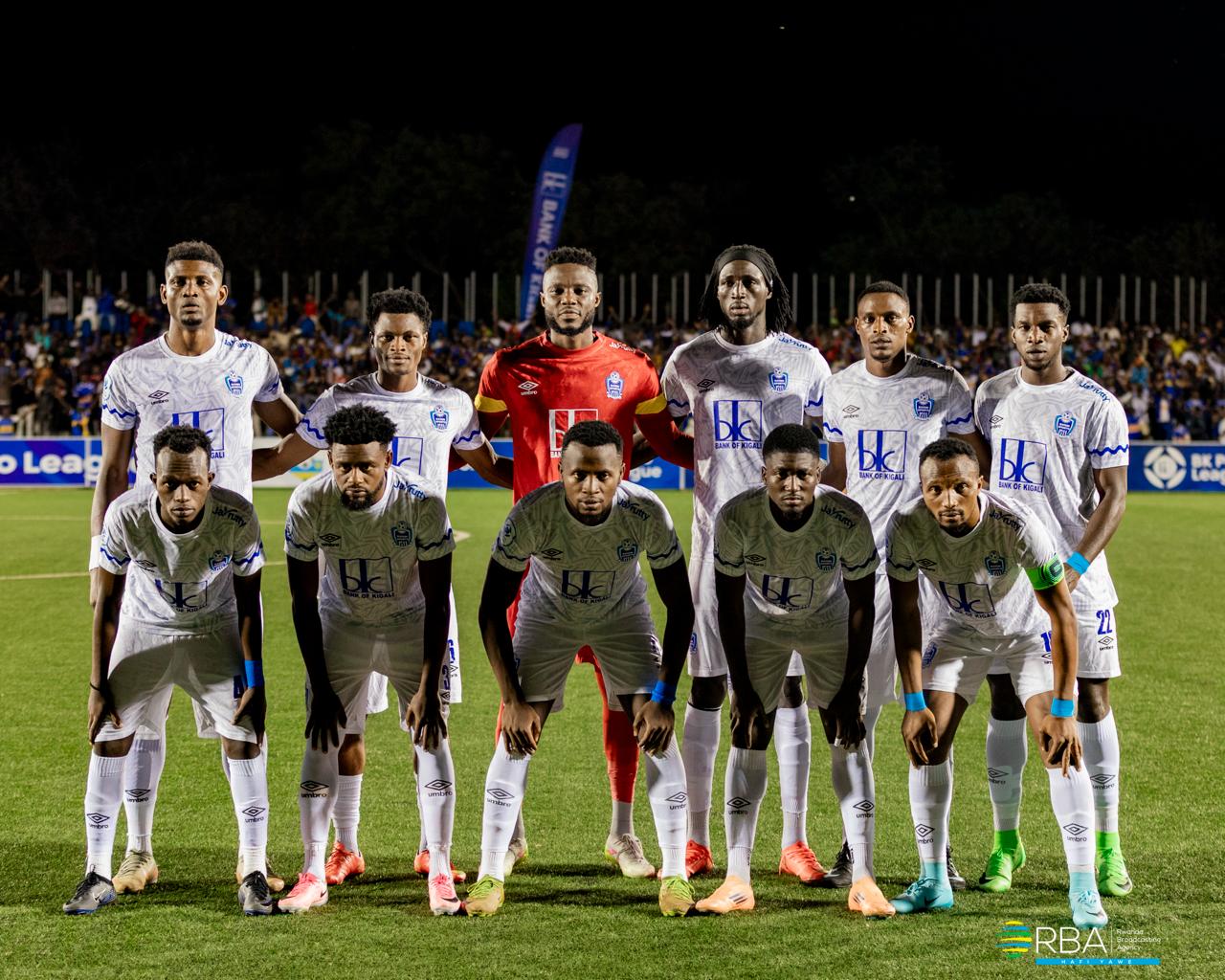 Abakinnyi 11 Rayon Sports FC yari yabanje mu kibuga 