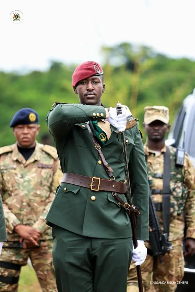 Uganda: Umuhungu wa Muhoozi Kainerugaba yahawe ipeti rya Sous-Lieutenant